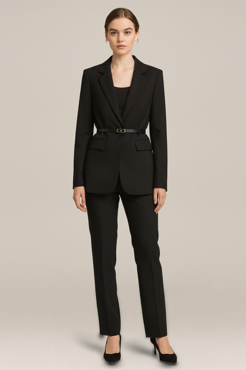 Dames Blazer Getailleerd met Reverskraag — Alba in Zwart – vooraanzicht