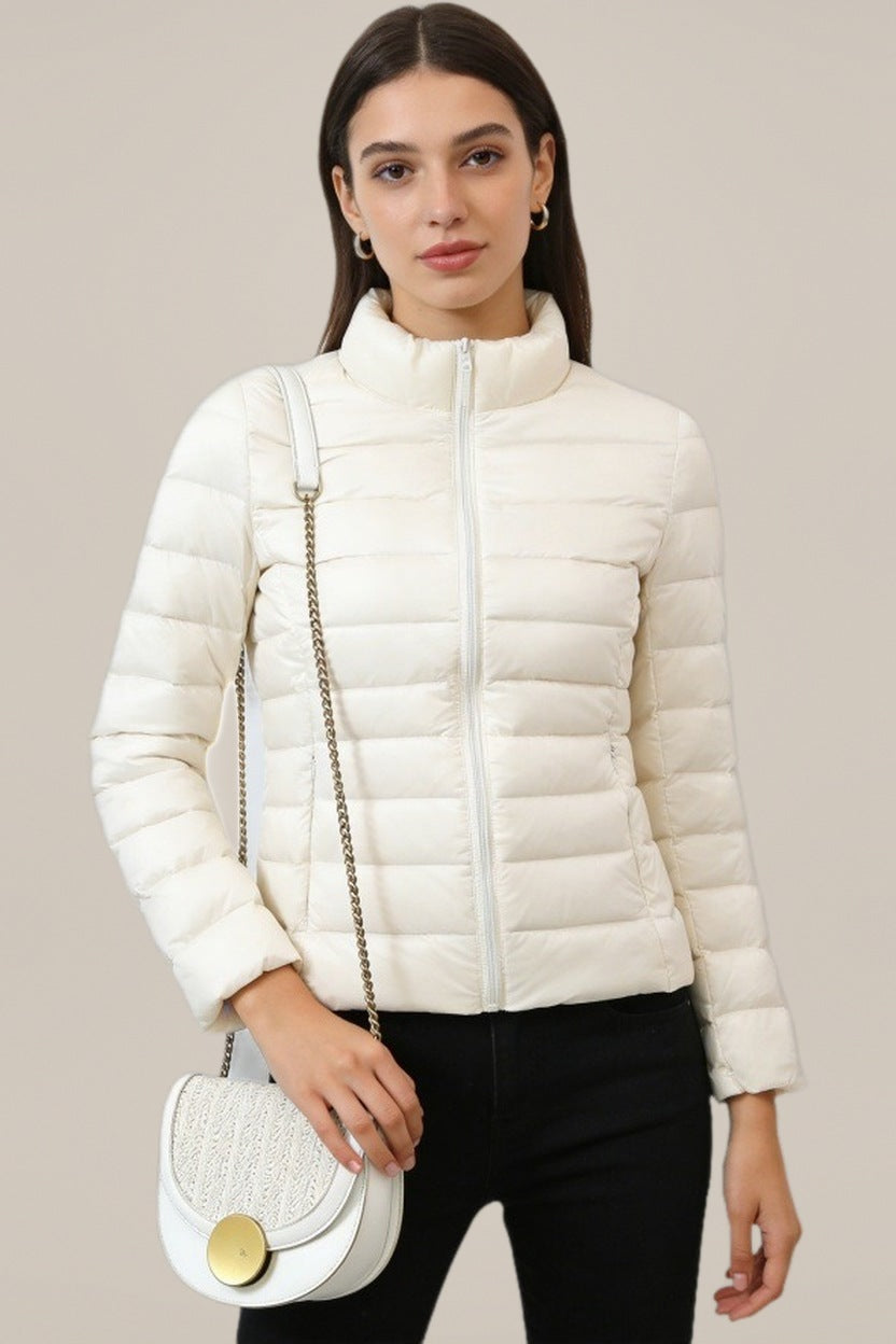 Lichte Pufferjas Dames – Gewatteerde Jas met Opstaande Kraag — Dariela – Beige – productfoto