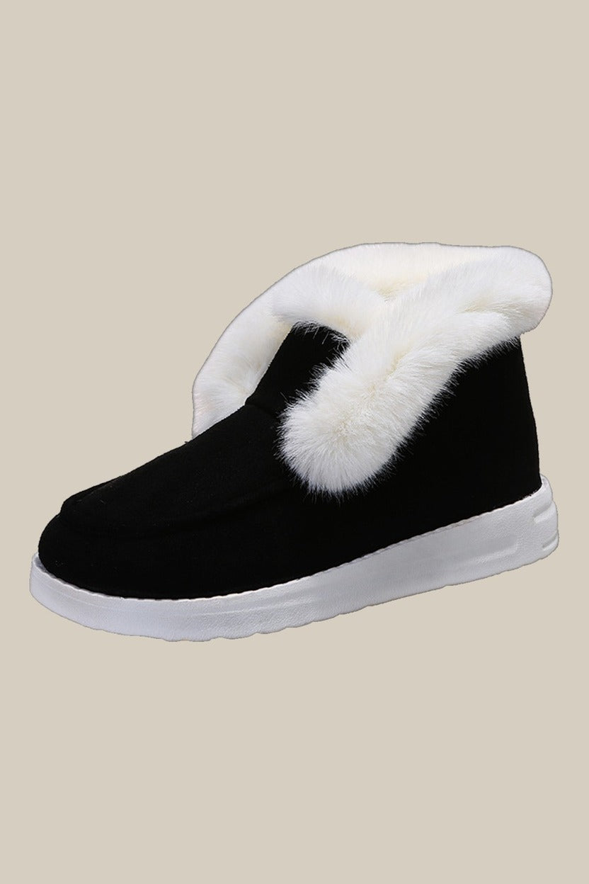 Gevoerde Instapboots Dames – Pluizige Rand en Suèdelook — Liva – Zwart – close-up