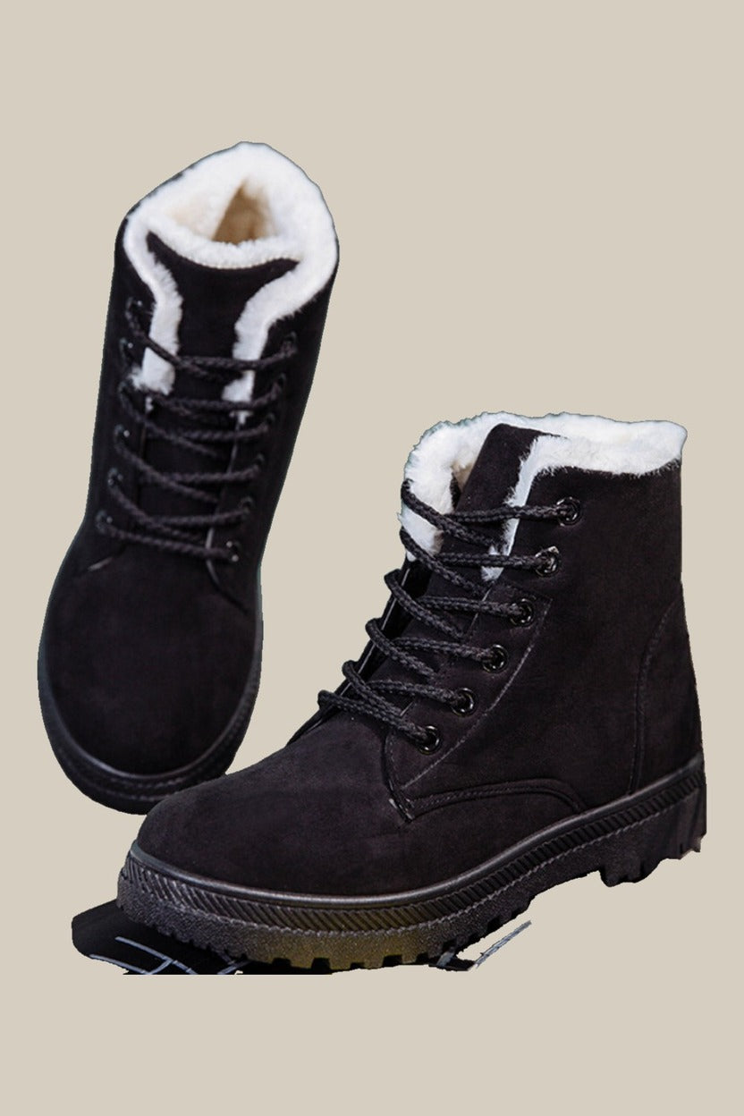 Snowboots Dames met Veters – Gevoerde Enkellaarsjes — Runa – Zwart – close-up