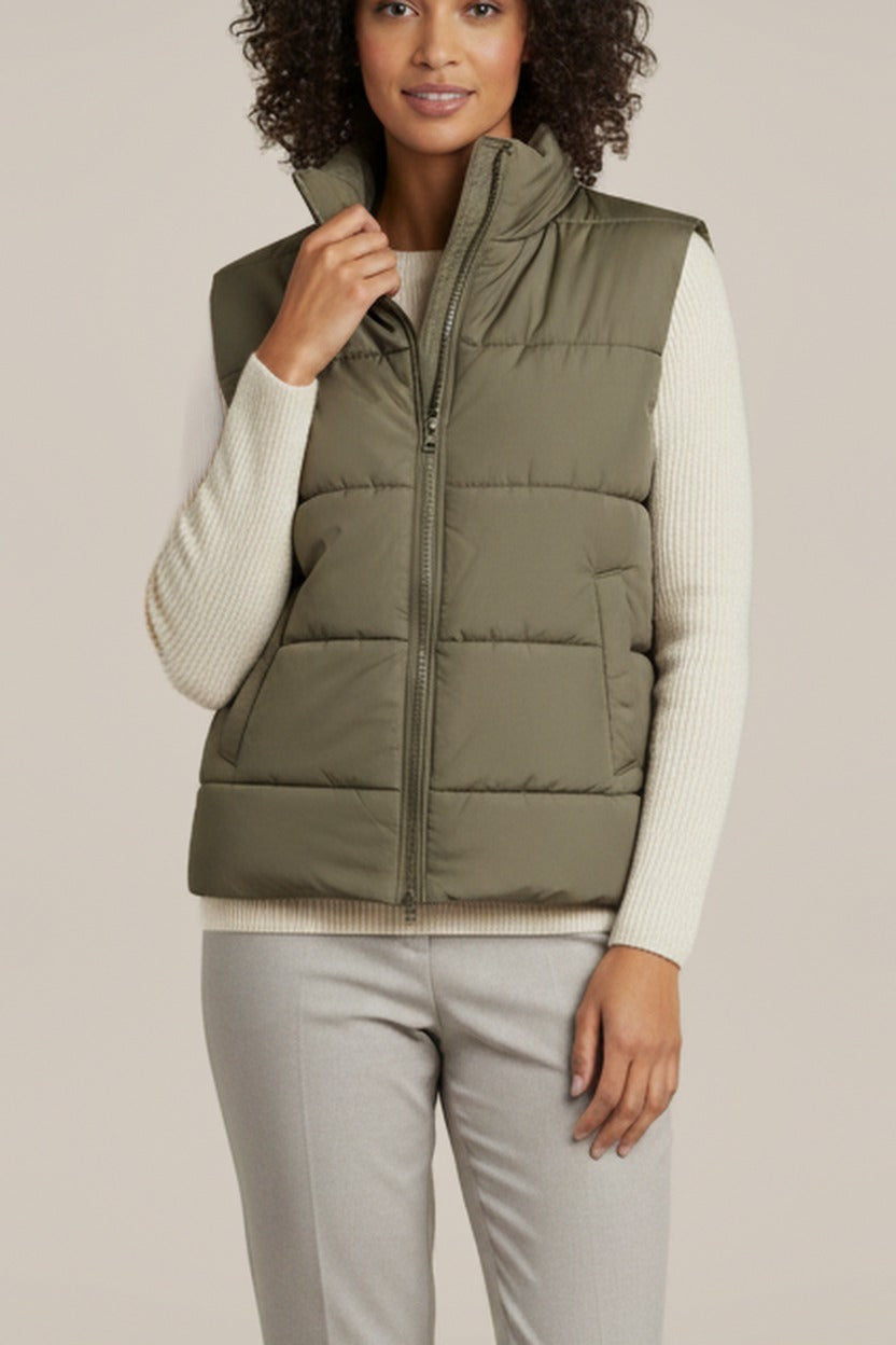 Gewatteerde Bodywarmer — Xiomara – Olijfgroen – close-up