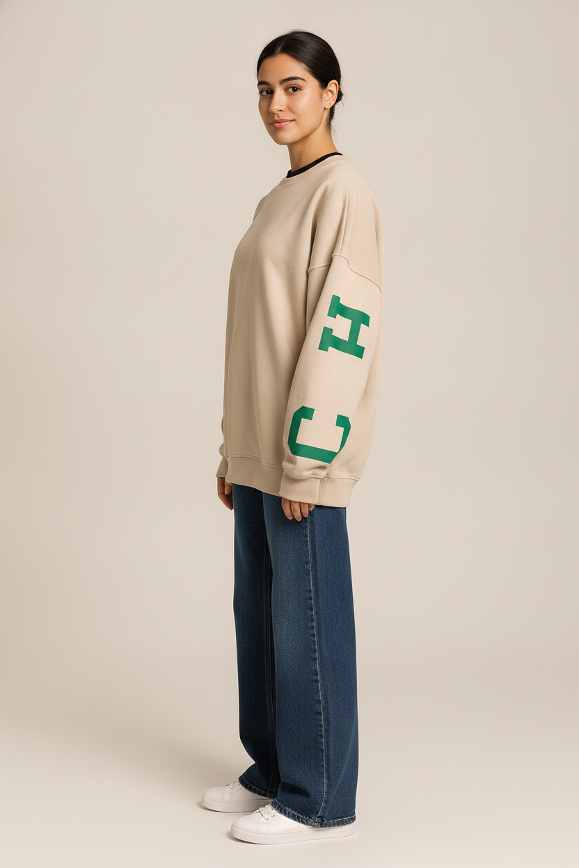 Oversized Sweater Dames met Letterprint – Varsity Trui — Lucia – Beige – zijaanzicht