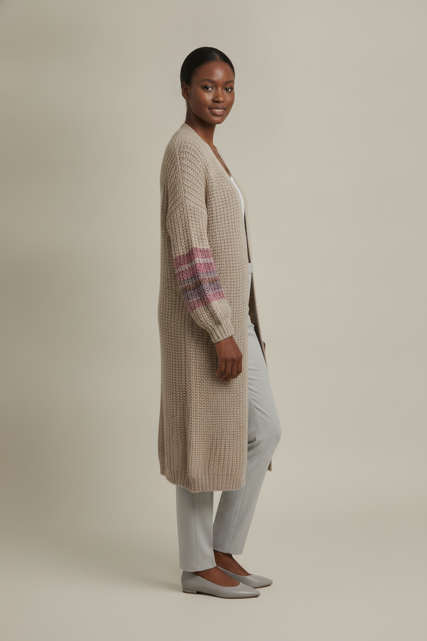 Lang Vest Dames met Gedessineerde Mouwen – Gebreide Cardigan — Jolien – Beige – zijaanzicht
