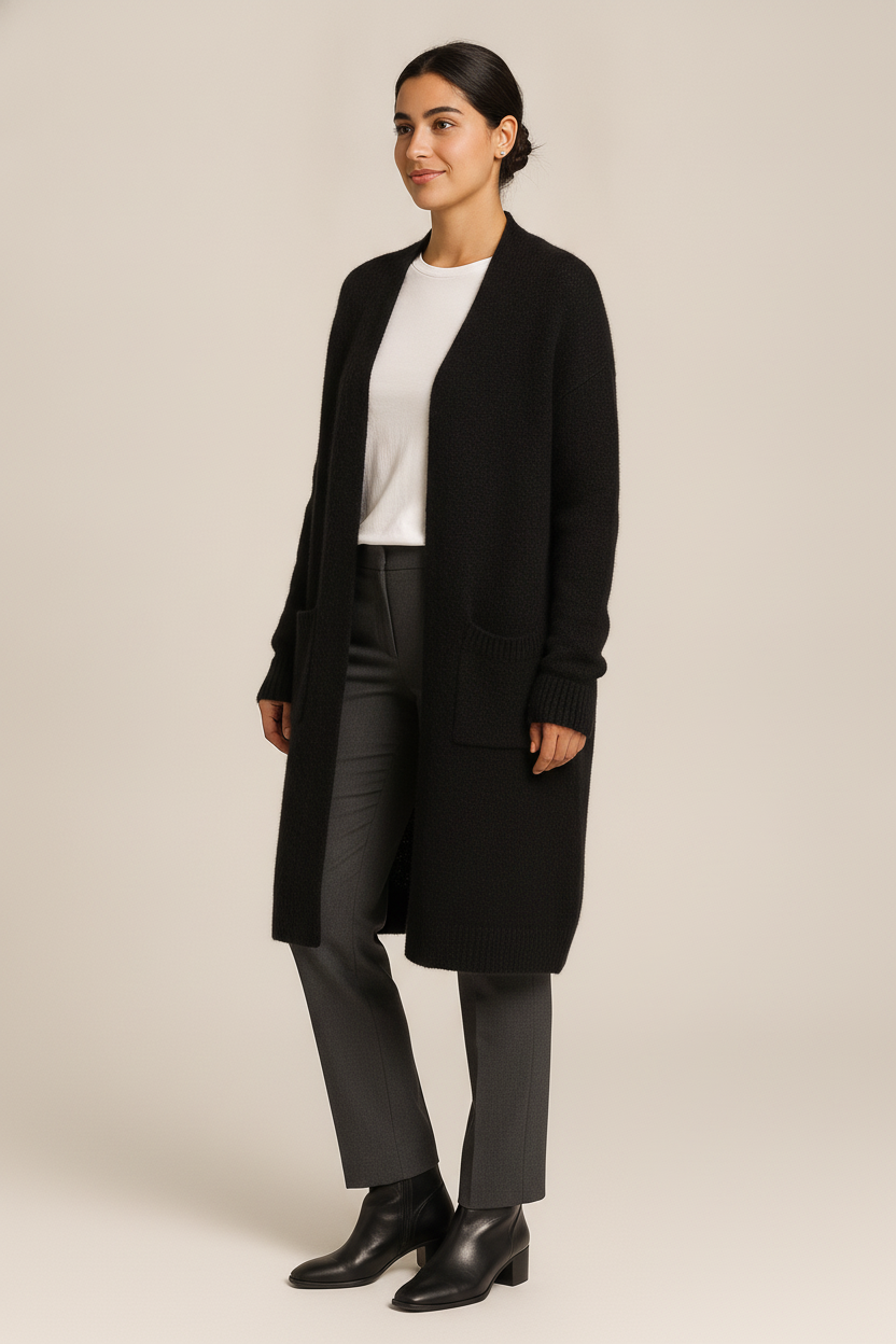 Lang Vest Dames met Zakken – Open Gebreide Cardigan — Jasmijn – Zwart – vooraanzicht