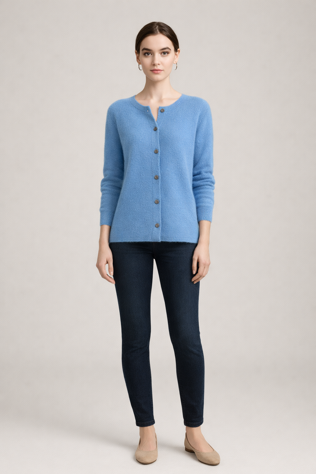 Gebreid Vest met Knoopsluiting en Ronde Hals — Amalia – Blauw – vooraanzicht