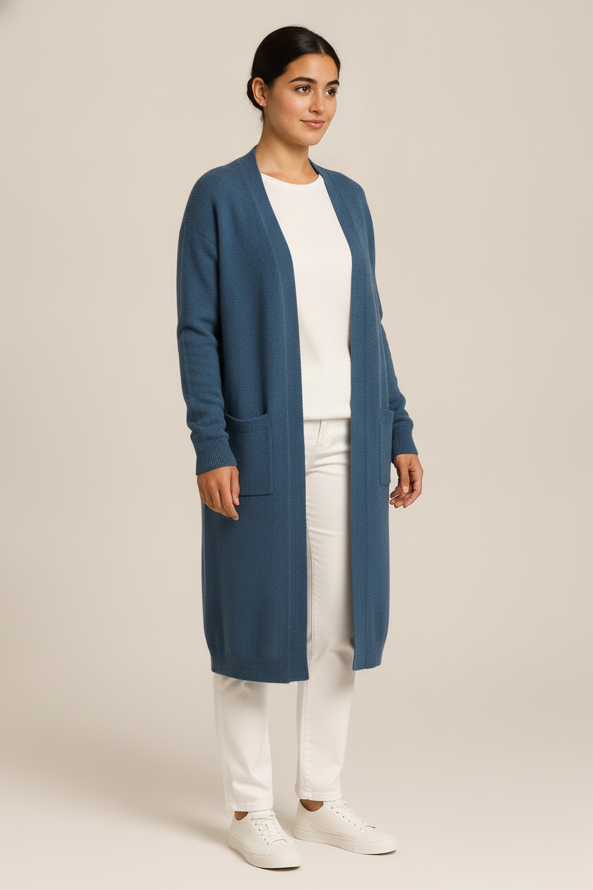 Lang Vest Dames met Zakken – Open Gebreide Cardigan — Jasmijn – Blauw – vooraanzicht