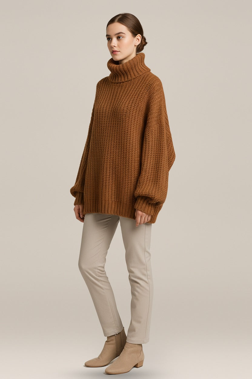 Grofgebreide Coltrui Dames – Korte Oversized Trui — Brynja in Cognac – vooraanzicht