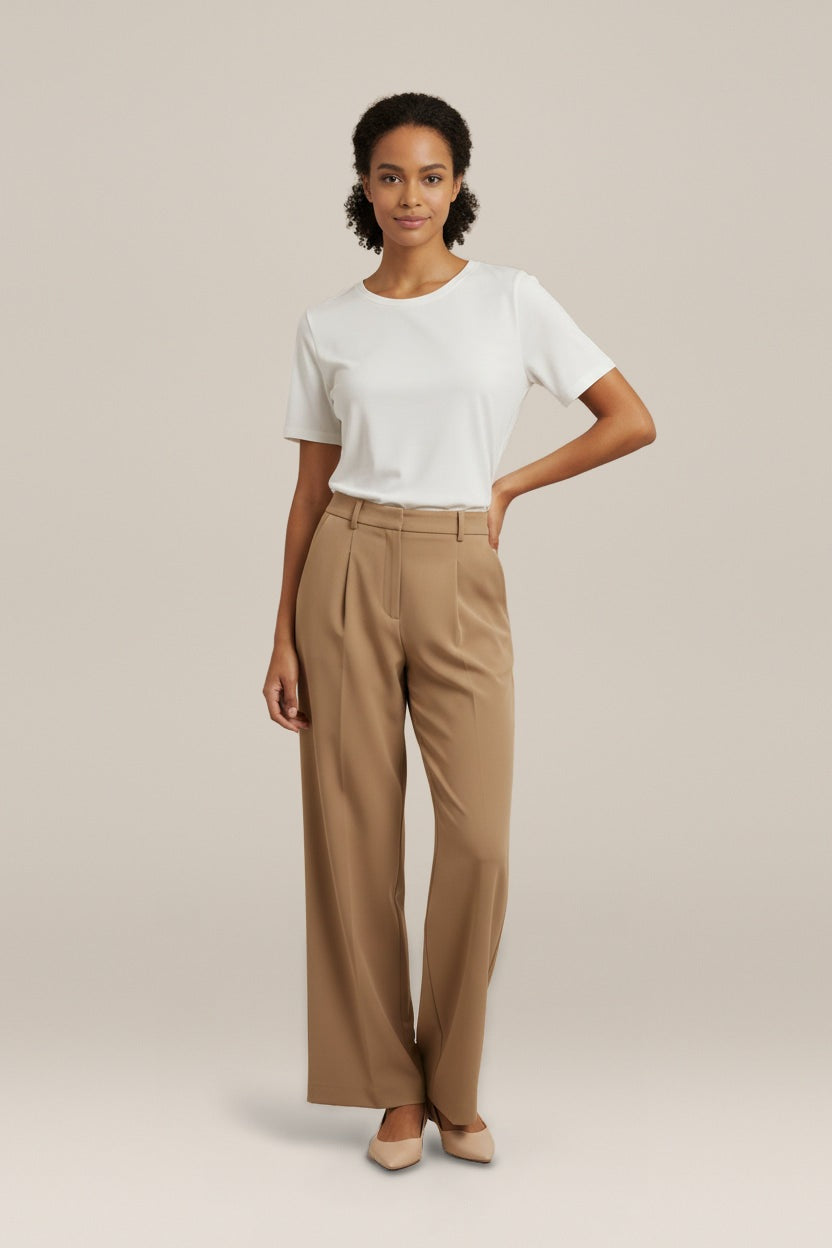 Pantalon Dames met Wijde Pijp – Hoge Taille en Plooien — Mirthe – Camel – vooraanzicht