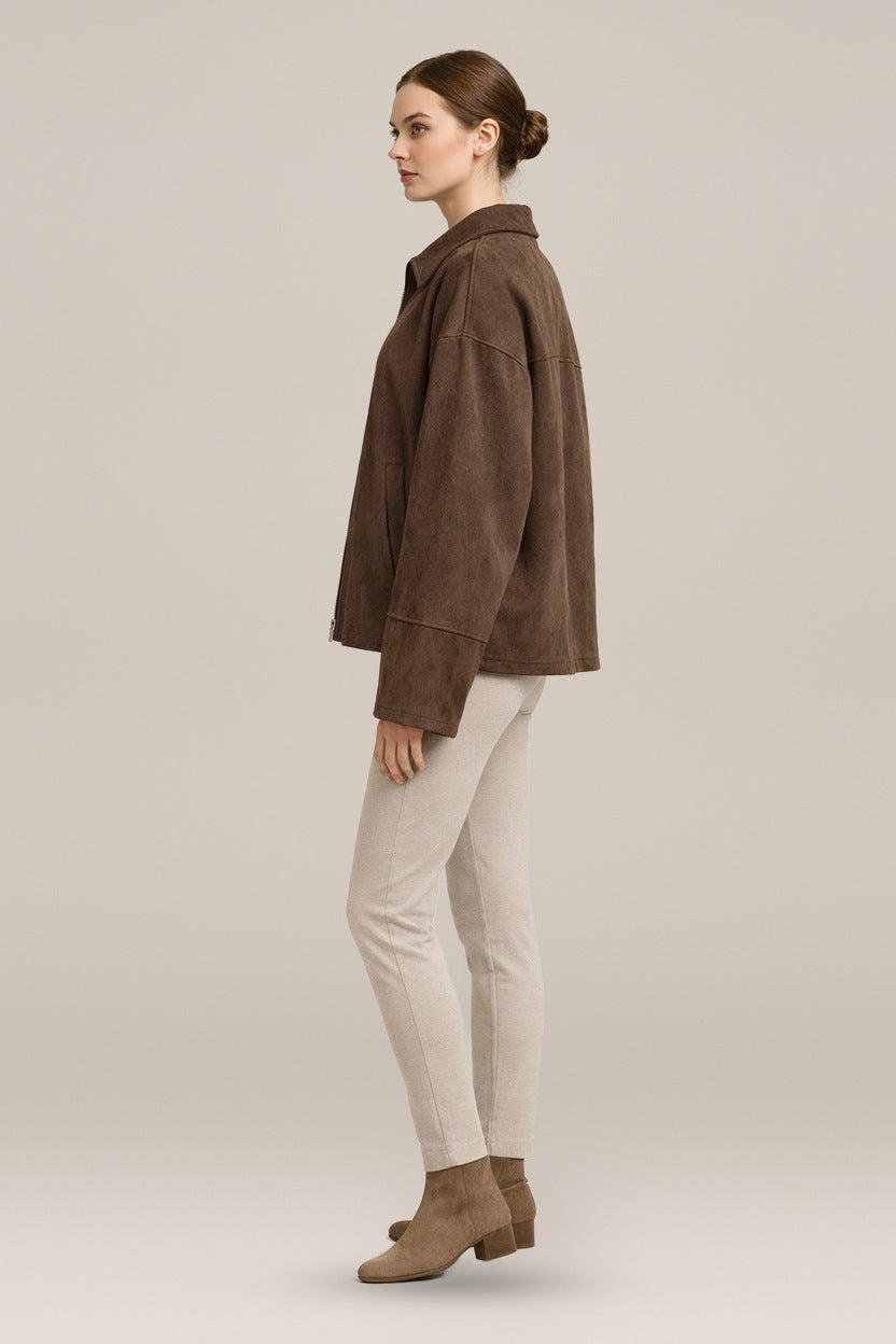 Oversized Jas Dames in Suèdelook – Korte Jas met Kraag en Rits — Carys in Bruin – zijaanzicht