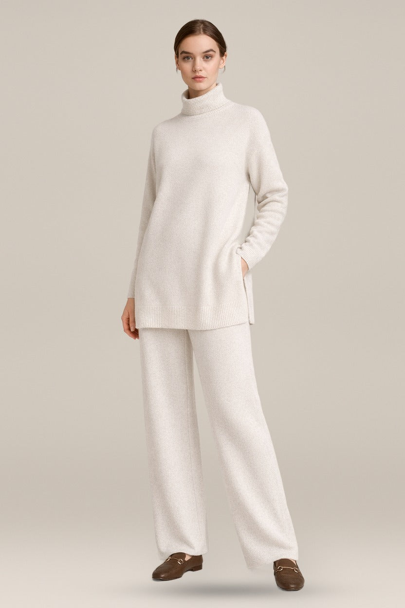Gebreide set Helia – coltrui en wijde broek – Crème