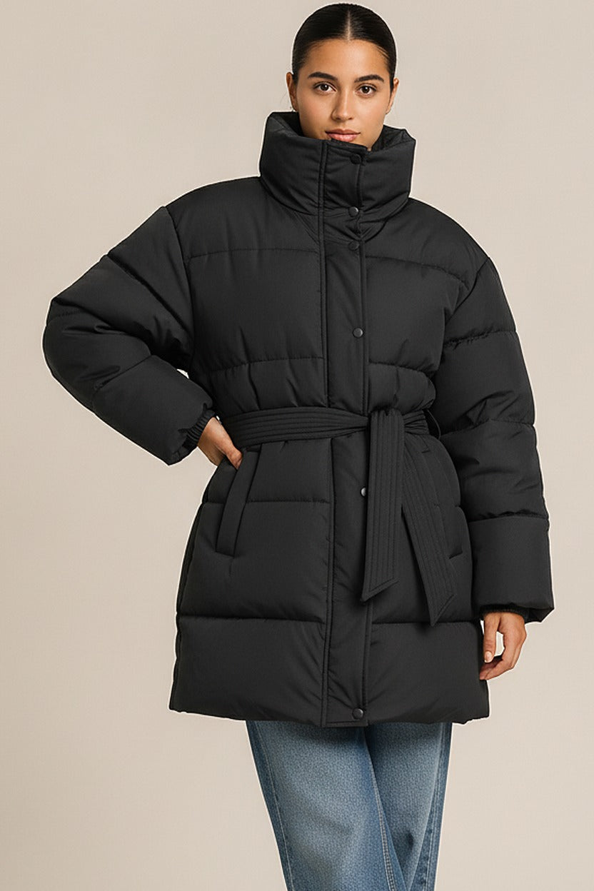 Gewatteerde Jas Dames met Ceintuur – Oversized Winterjas – close-up