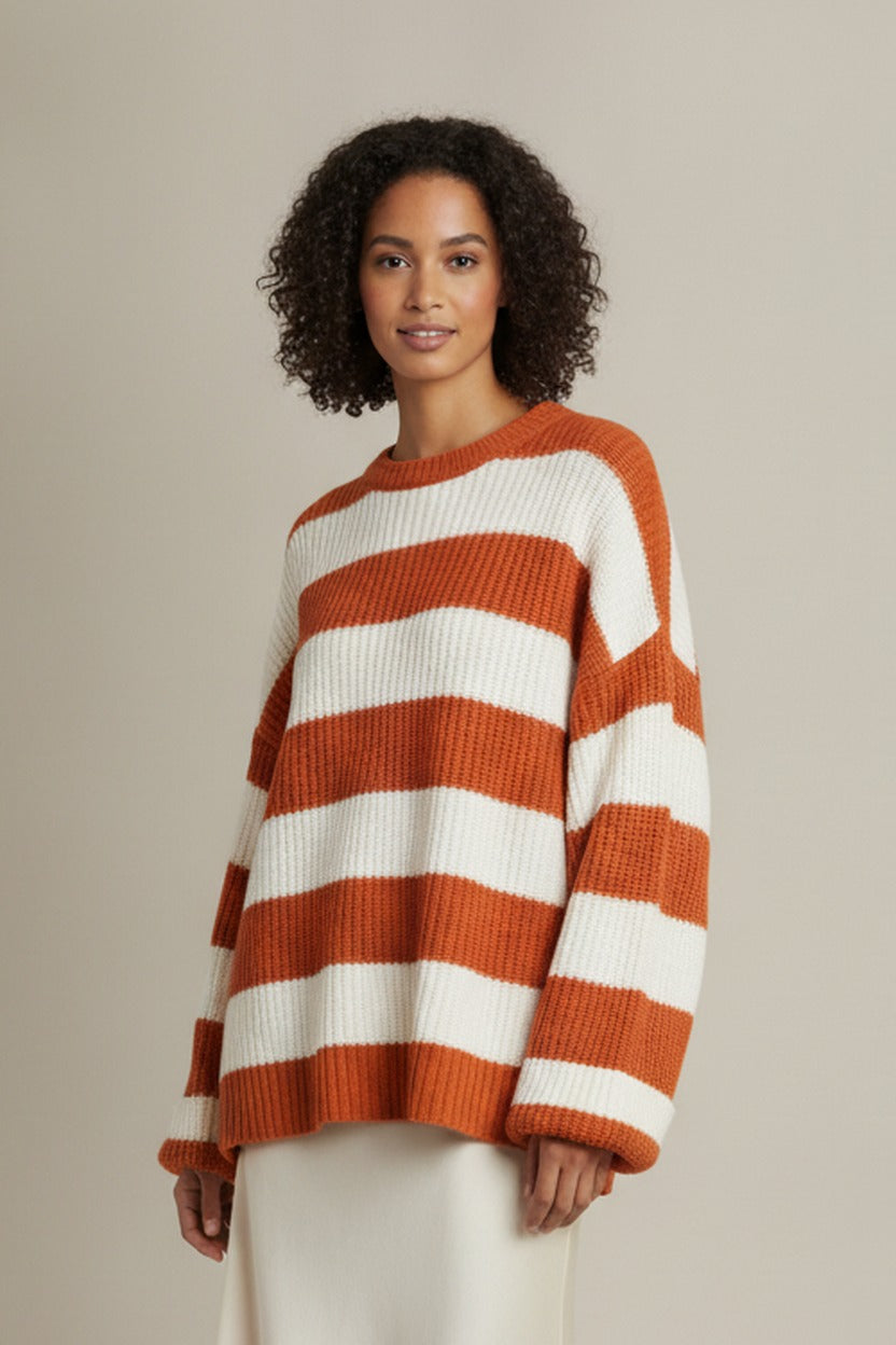 Gestreepte Trui Dames – Oversized Gebreide Trui met Ronde Hals — Kalea – Oranje – close-up