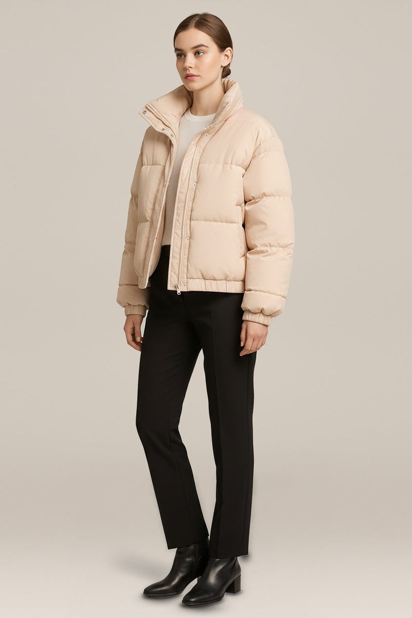 Korte Pufferjas Dames met Opstaande Kraag – Oversized in beige – vooraanzicht