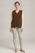 Teddy Gilet Dames – Zachte Bodywarmer met Zakken — Alora – Chocoladebruin – vooraanzicht