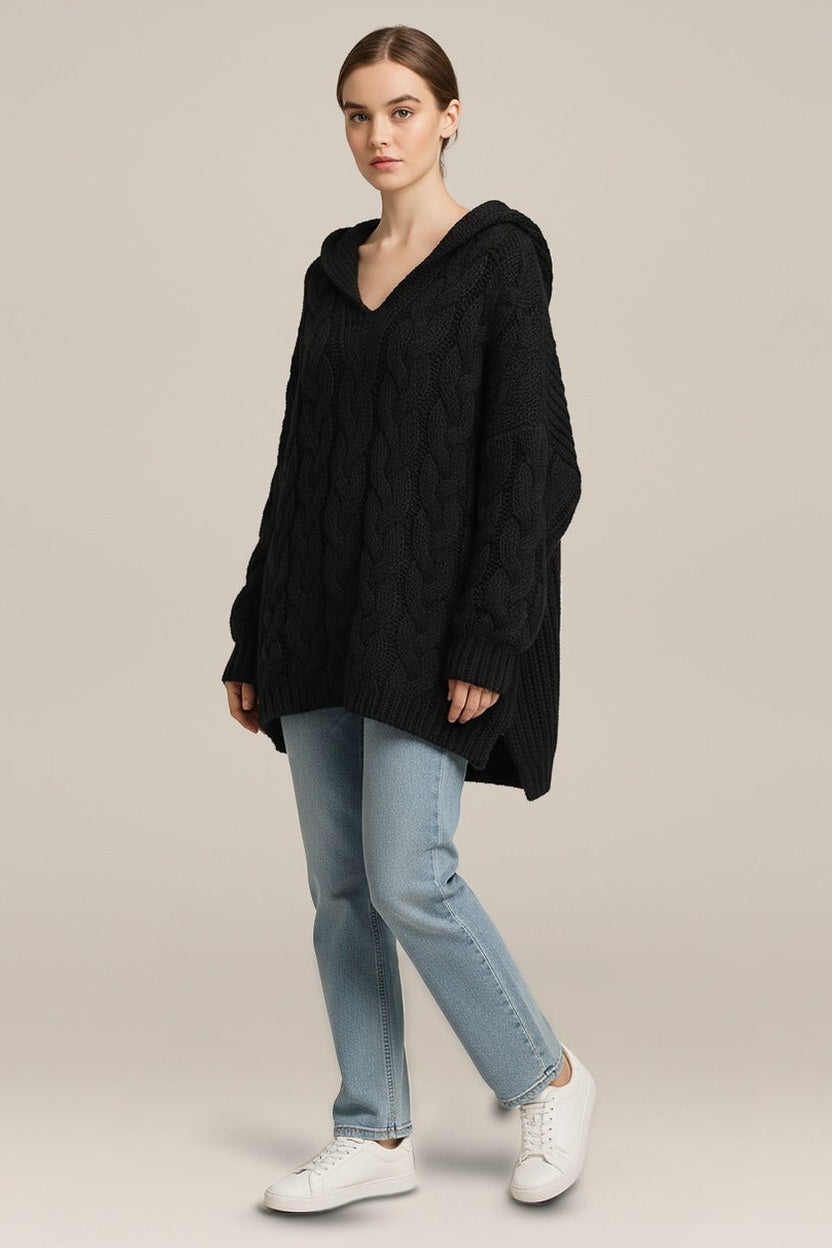 Grofgebreide Kabeltrui Dames met Capuchon – Oversized in zwart – vooraanzicht