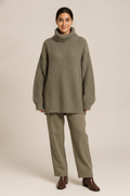 Oversized Coltrui Dames – Gebreide Trui met Hoge Col — Selin – Khaki – vooraanzicht