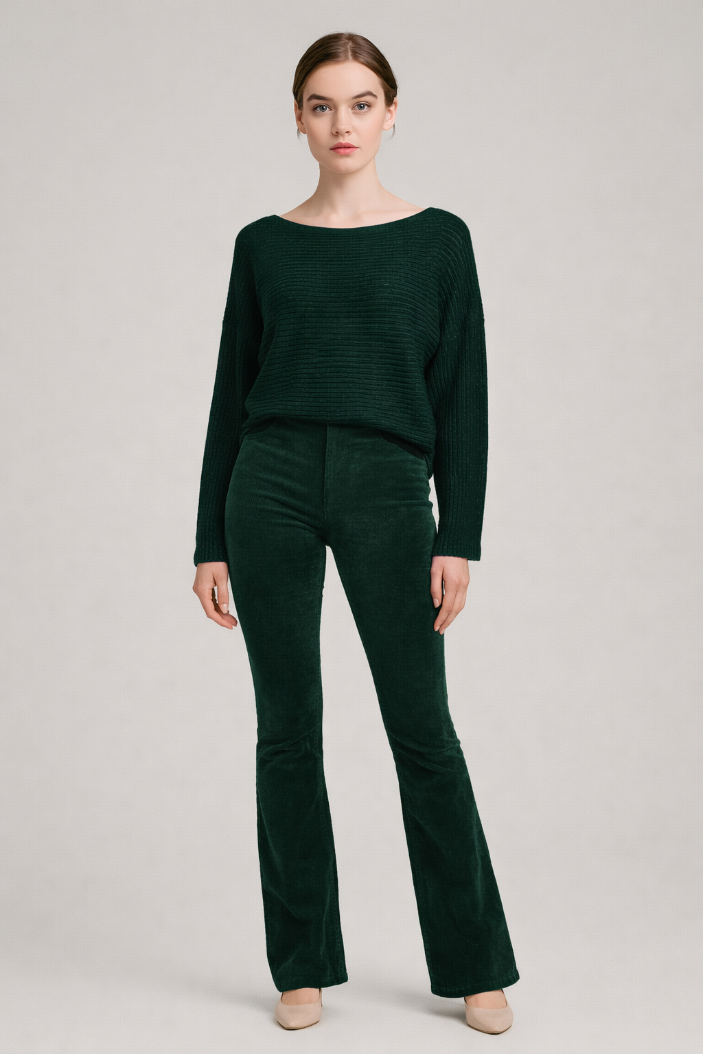 Donkergroene ribfluwelen flared broek dames met hoge taille - vooraanzicht