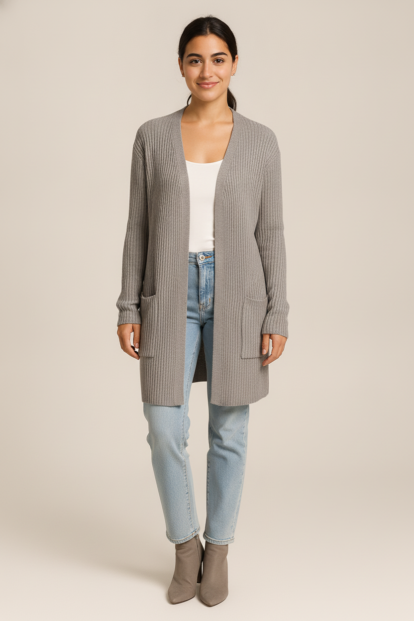 Lang Vest Dames met Zakken – Open Ribgebreide Cardigan — Catalina – Lichtgrijs – vooraanzicht