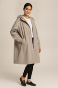 Regenjas Dames met Capuchon – Lange Oversized Parka — Lucienne – Lichtgrijs – vooraanzicht