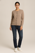 Gebreid Vest Dames met Ronde Hals – Zachte Cardigan met Knopen — Belen – Lichtbruin – vooraanzicht