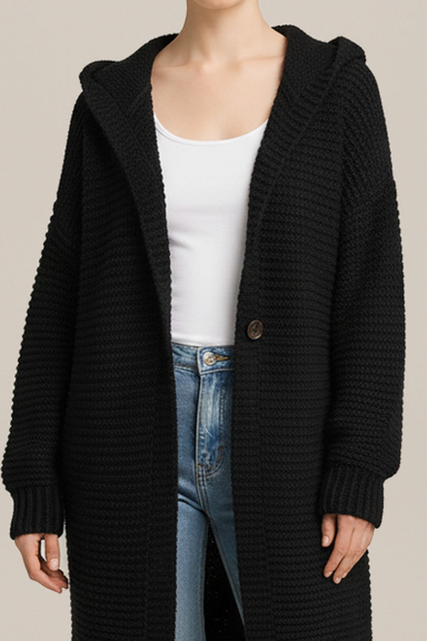Lang Gebreid Vest Dames met Capuchon – Grof Vest met Knopen in zwart – detail