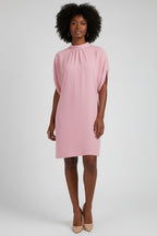 Mini Jurk met Wijde Mouwen Dames | Geplooide Hals & Elegant | Vesara