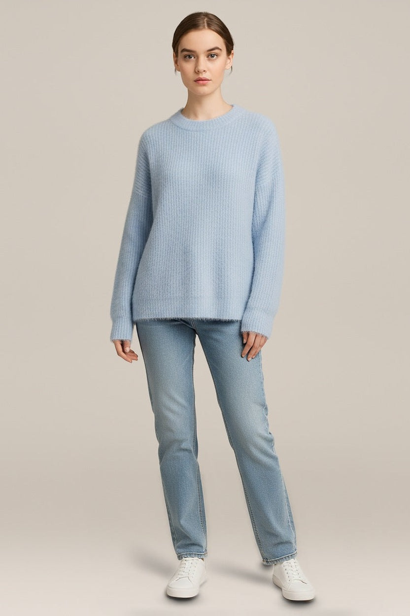 Pluizige Trui Dames met Ronde Hals – Ribgebreide Pullover in lichtblauw – vooraanzicht