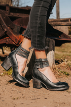 Vintage Hakken met Enkelbandje Dames | Blokhak & Slangenprint | Ravenna