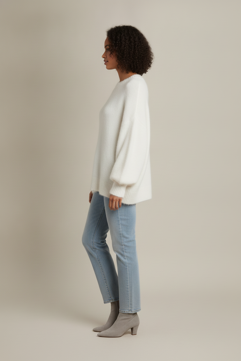 Oversized Trui Dames met Ballonmouwen – Zachte Gebreide Trui — Velia – Wit – zijaanzicht