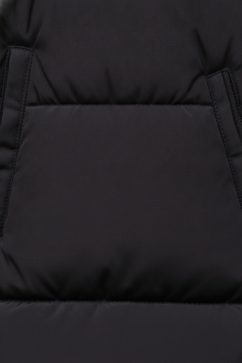 Lange Gewatteerde Winterjas — Liora – Zwart – detail