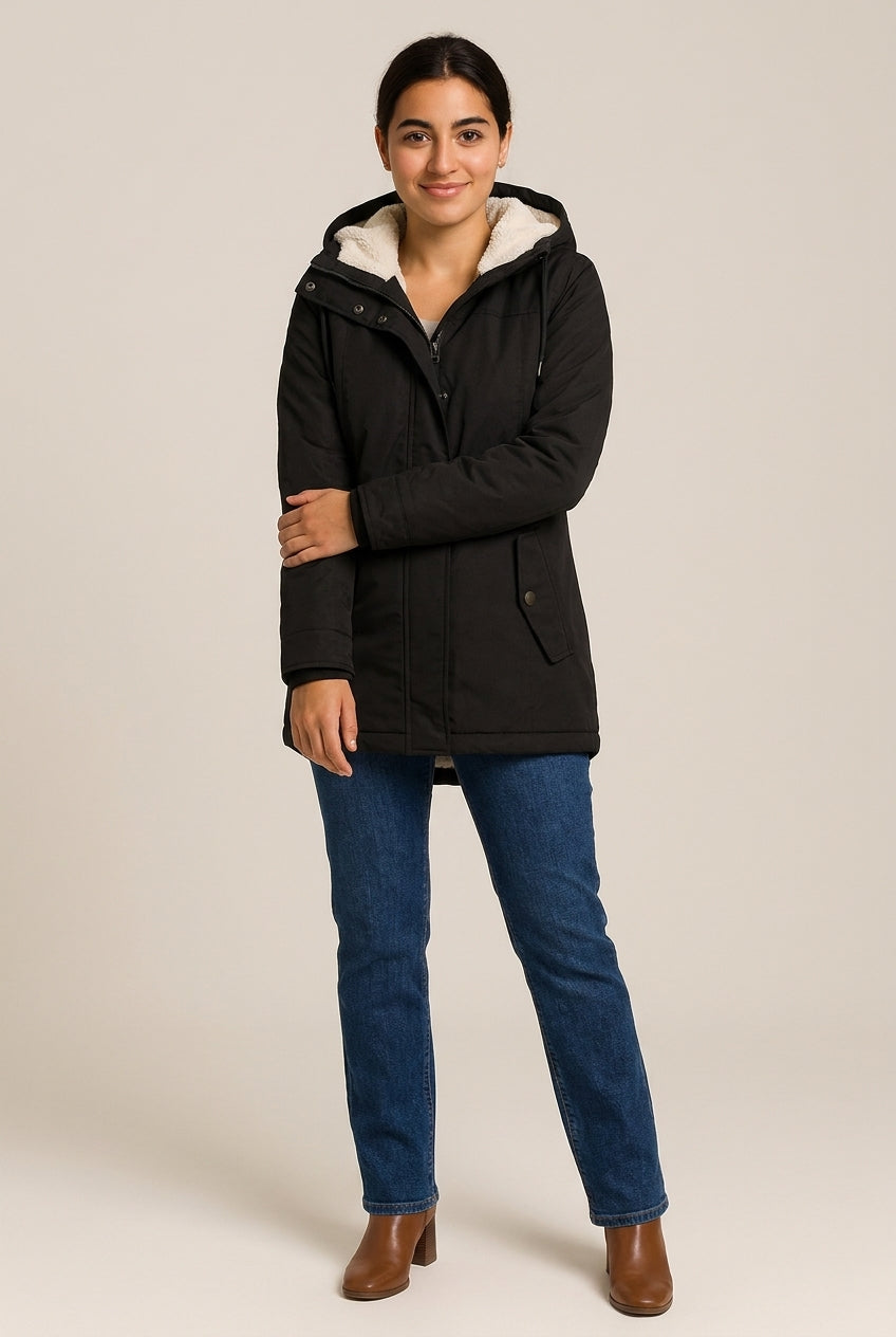 Winterjas met Capuchon en Bontrand — Puck – Zwart – vooraanzicht